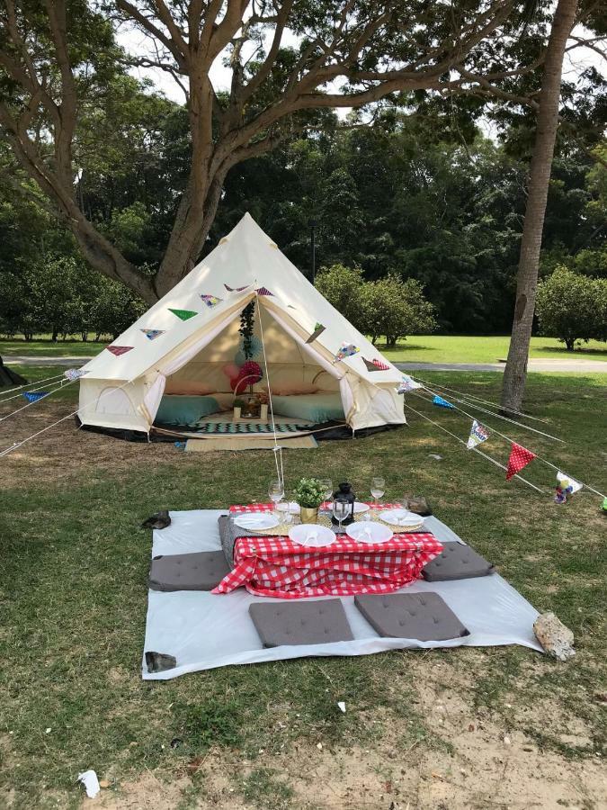 Glamping Kaki - Medium Bell Tent Singapore Bagian luar foto